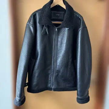 LIT UP 블랙 자켓 아우터