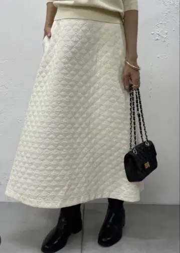 Loungedress 퀼팅 플레어 스커트