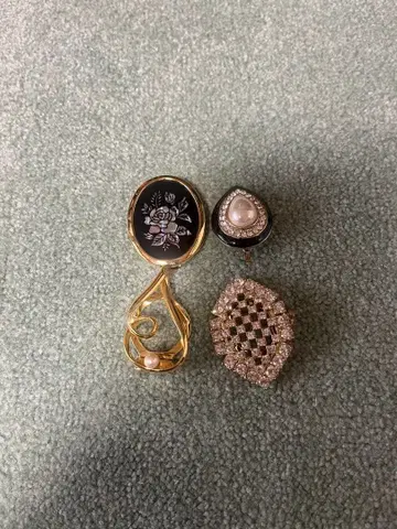 엘레강트한 브로치 세트 3점