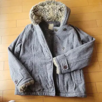 후드 부착 그레이 아우터