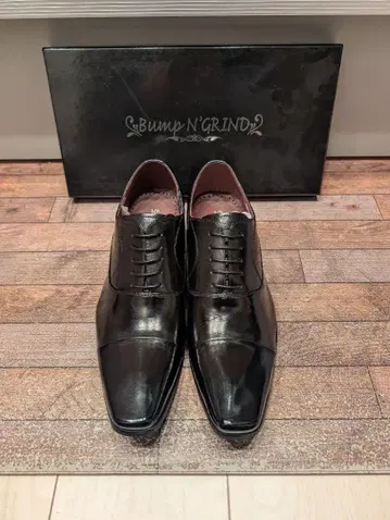 미사용 새상품 Bump N' Grind 블랙 드레스 신발