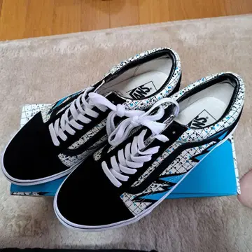 VANS XLARGE 콜라보 스니커즈