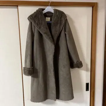 earth 그레이 코트 새상품급