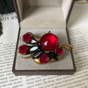 독일제 빈티지 브로치 빨간색 샤무