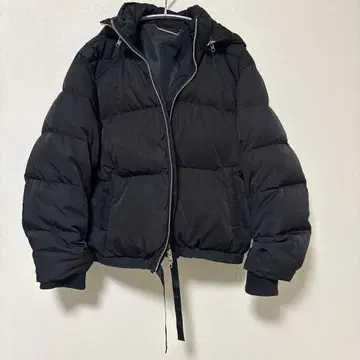 미라 오웬 후드 부착 블랙 다운 자켓