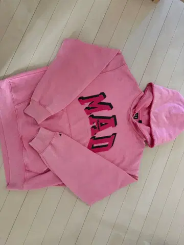 GAP MADHAPPY 콜라보 후드 부착 후드티