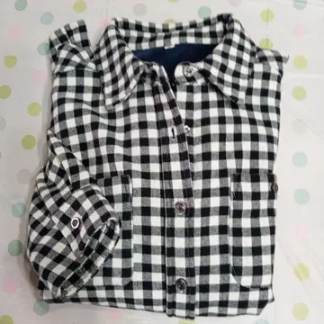 블랙과 화이트 체크 플란넬 셔츠 M 사이즈