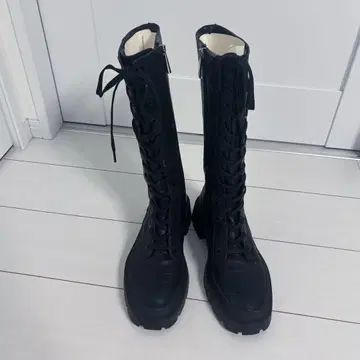 ZARA 레이스업 롱 부츠