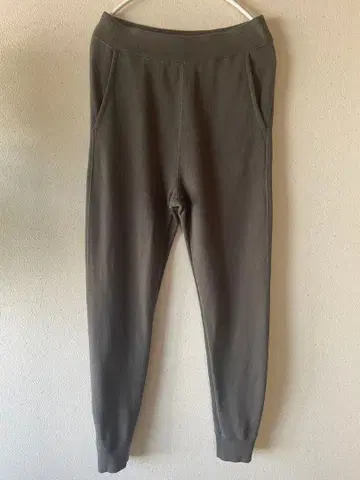 두지엠 클라세 맨투맨 팬츠 카키 36