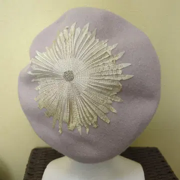 샌드베이지 꽃 무늬 베레모