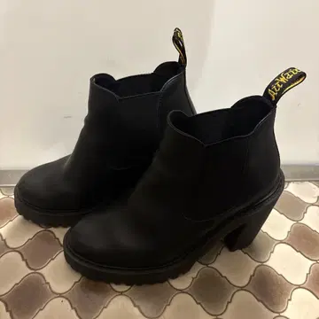 사이드 고어 블랙 하이힐 부츠