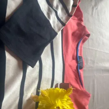 빨간색과 검은색 보더 7부 소매 티셔츠