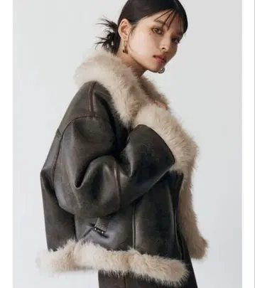 [MURUA] 2025AW 불균형 숏 페이크 무스탕 자켓