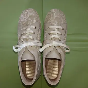미스 쿄코(Miss Kyouko) 베이지 스니커즈