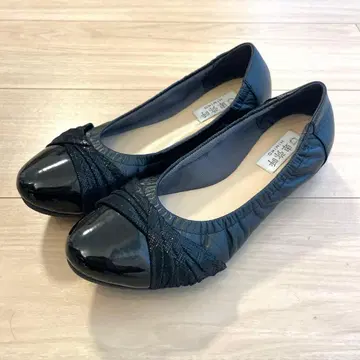 [ 새상품급 ] HIMIKO 크로스 스니커즈 펌프스 블랙 22.5cm