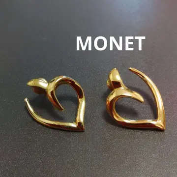 MONET 골드 하트형 귀걸이