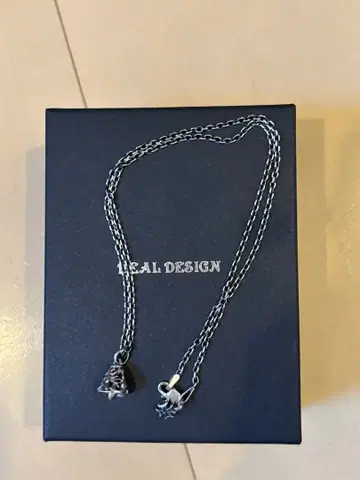 DEAL DESIGN 실버 참 목걸이