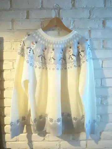 올라프 패턴 화이트 니트 스웨터 L