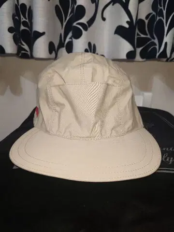 베이지 아웃도어 캡 조정 가능