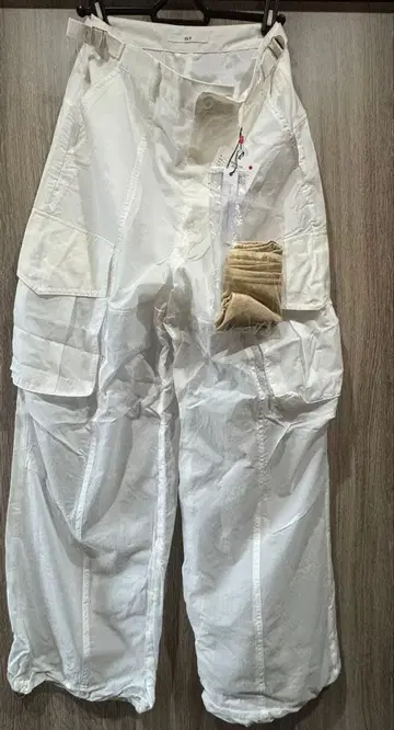 SLY 화이트 팬츠 페티코트 포함