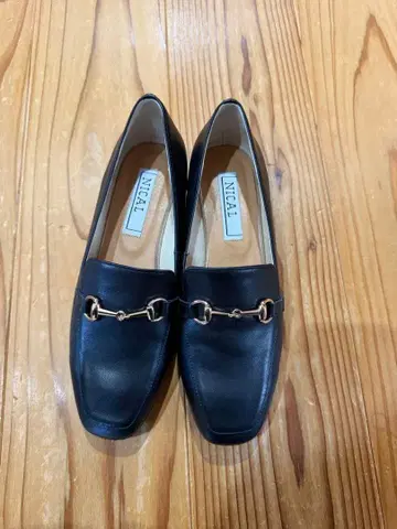 가죽 로퍼 골드 체인