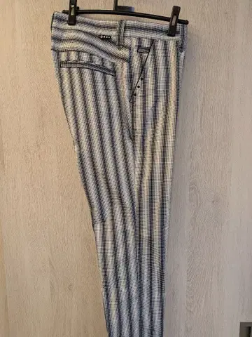 앤퍼시 스트라이프 슬림핏 팬츠