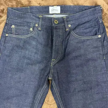 JAPAN BLUE JEANS 팩토리에 테이퍼드 스트레이트 진