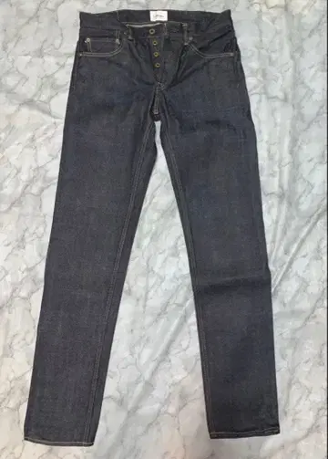 JAPAN BLUE JEANS 팩토리에 테이퍼드 스트레이트 진