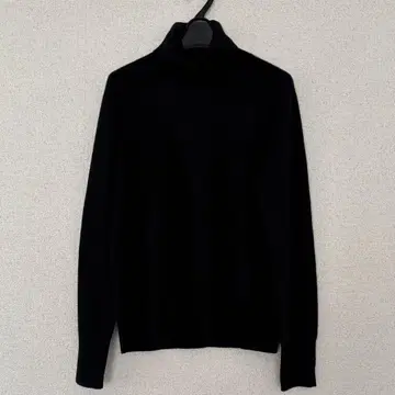 [ 새상품급 ] 유니클로 캐시미어 100% 오프 터틀넥 스웨터 블랙 컬러