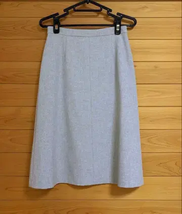 미사용 새상품 [ UNTITLED ] 그레이 미디 스커트