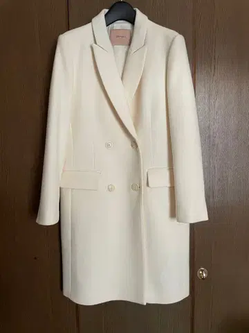 미사용 새상품 TWINSET Italy 아이보리 더블 브레스트 코트