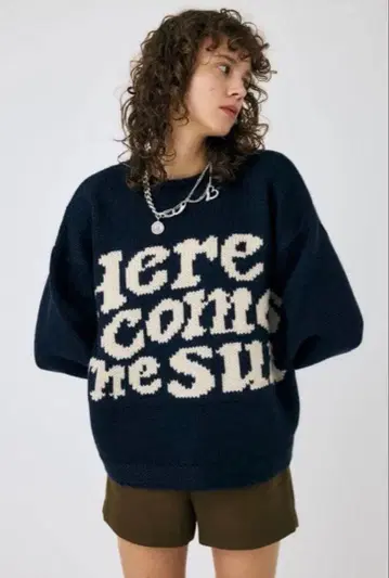 [ 새상품급 ] moussy LETTERED 스웨터 네이비