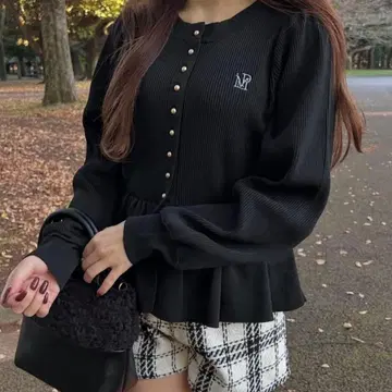 [ 새상품급 ] 페플럼 니트 plume NICE CLAUP