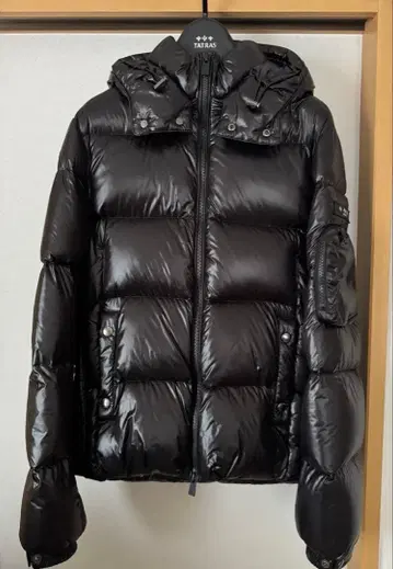 컨디션 최상 TATRAS 블랙 다운 자켓
