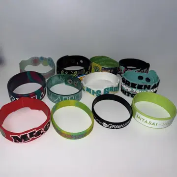 미세스 Mrs.GREEN APPLE의 초기 러버 밴드 12개