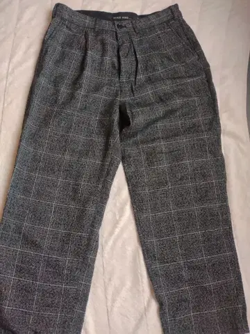 niko and - 그레이 계열 체크 슬랙스