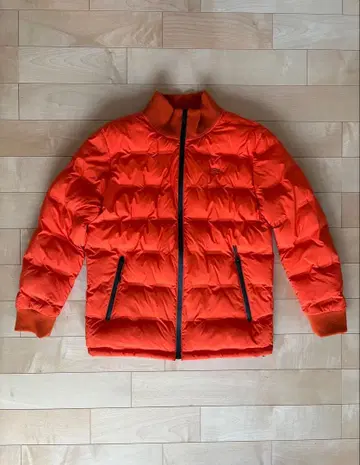 Lacoste 오렌지 다운 자켓 (일본 사이즈 M, US 사이즈 S)