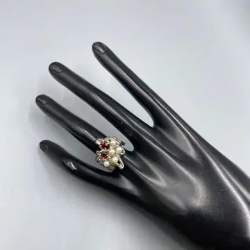 28 빈티지 실버 925 펄과 빨간색 스톤의 반지 사이즈 약 12호