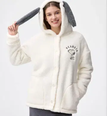 마쉬멜로우 느낌 후드티 Peanuts