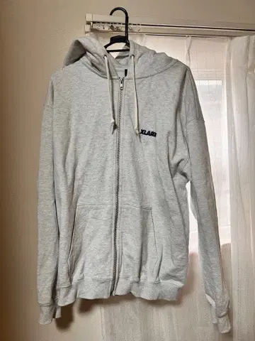 XLARGE 원 포인트 후드티 화이트