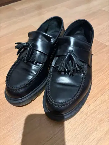 닥터 마틴 태슬 로퍼