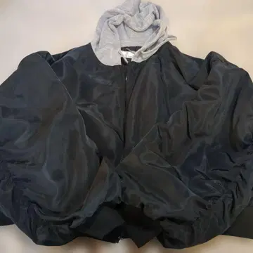 블랙 나일론 봄버 자켓 후드 부착