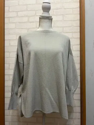 비어즐리 라이트 그레이 긴팔 상의 F 사이즈