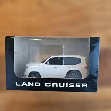 도요타 랜드크루저 모델카 화이트