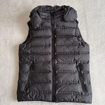 ZARA 블랙 다운 베스트 후드 부착