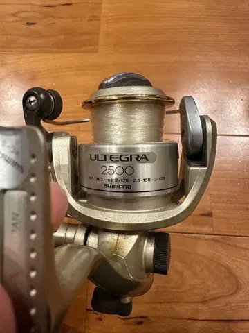 SHIMANO ULTEGRA 2500 스피닝 릴