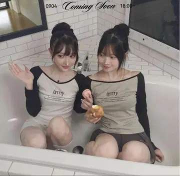 [완판템] emmy EMMY 래글런 슬리브 로고 시어 티셔츠 화이트