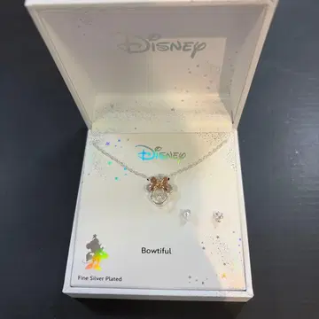 Disney Bowtiful 목걸이와 귀찌 세트