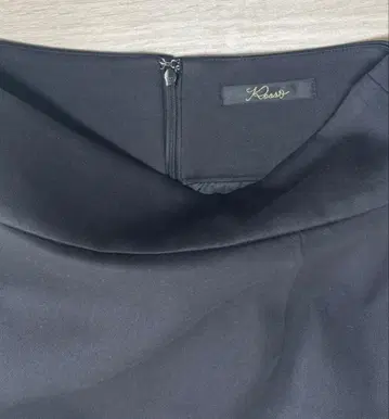 블랙 타이트 스커트 슬릿