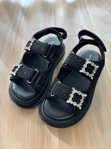 벌스데이 바쉬 샌들